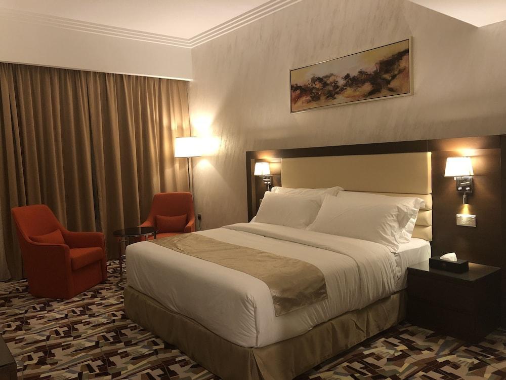Al Murooj Grand Hotel Muscat Exteriör bild